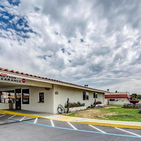 Motel 6 Manteca Εξωτερικό φωτογραφία