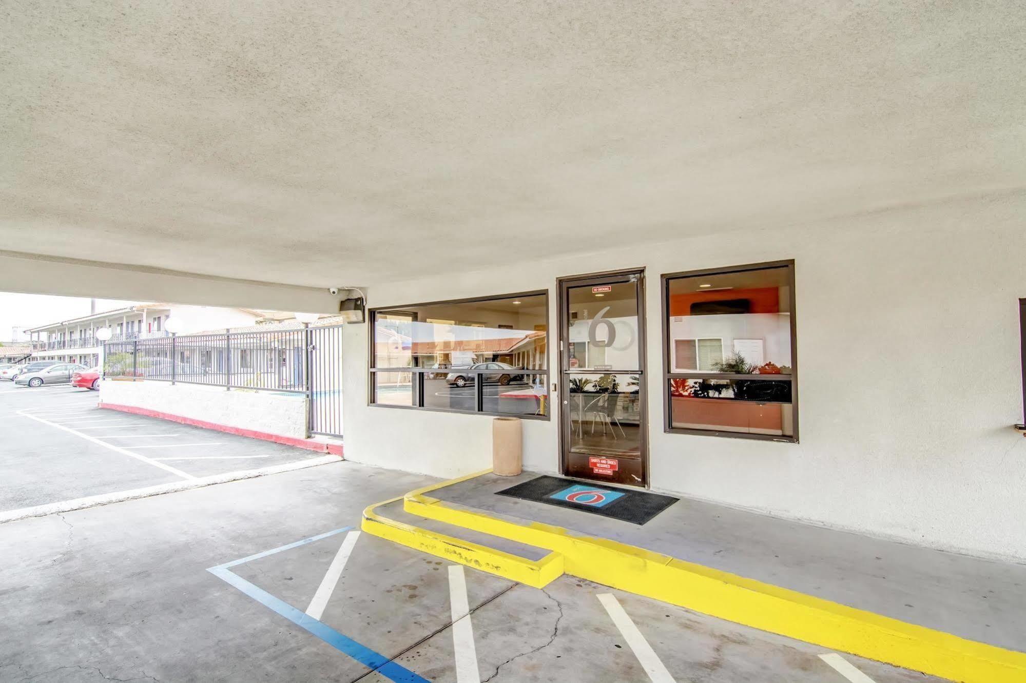 Motel 6 Manteca Εξωτερικό φωτογραφία