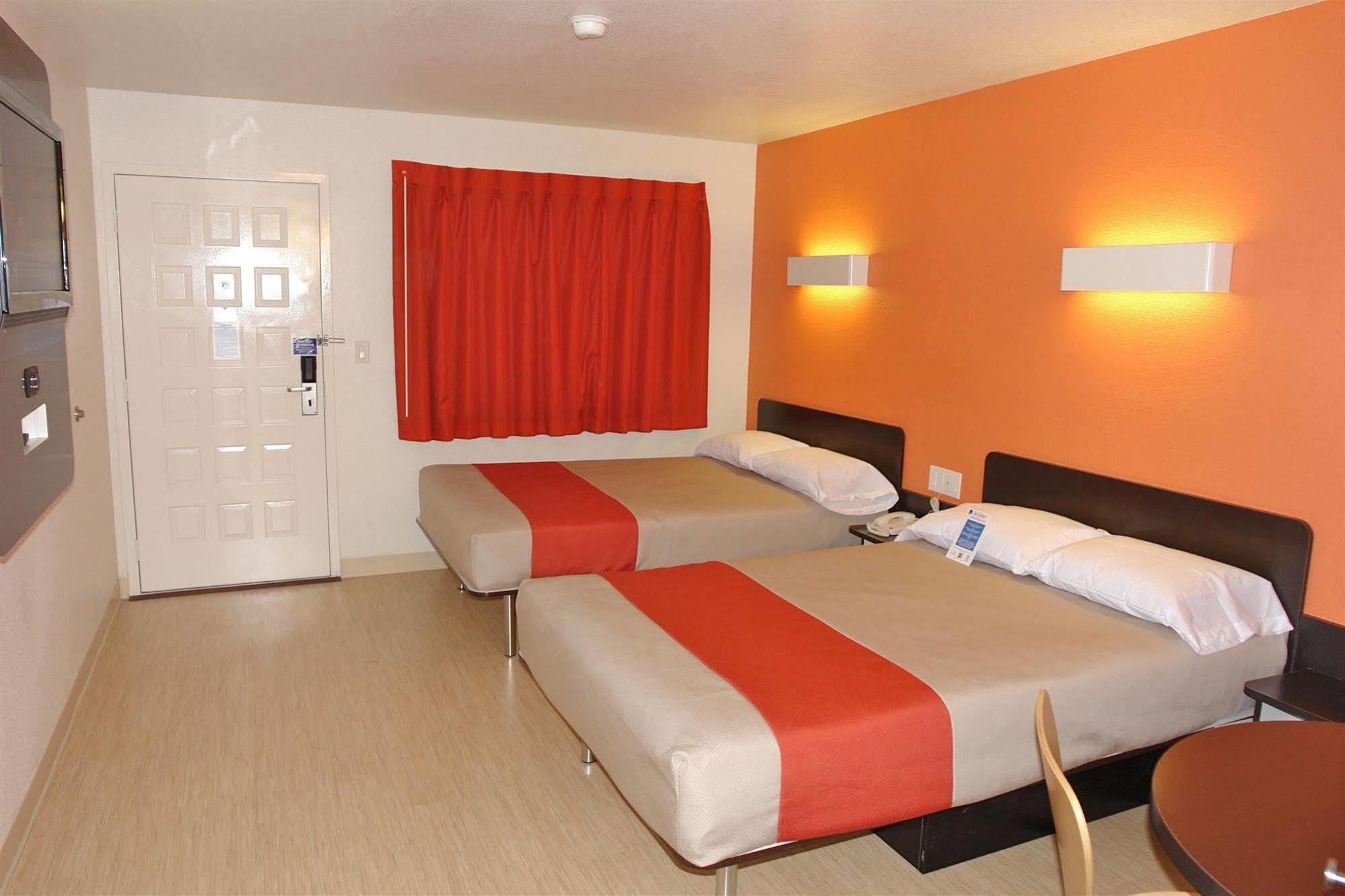 Motel 6 Manteca Εξωτερικό φωτογραφία