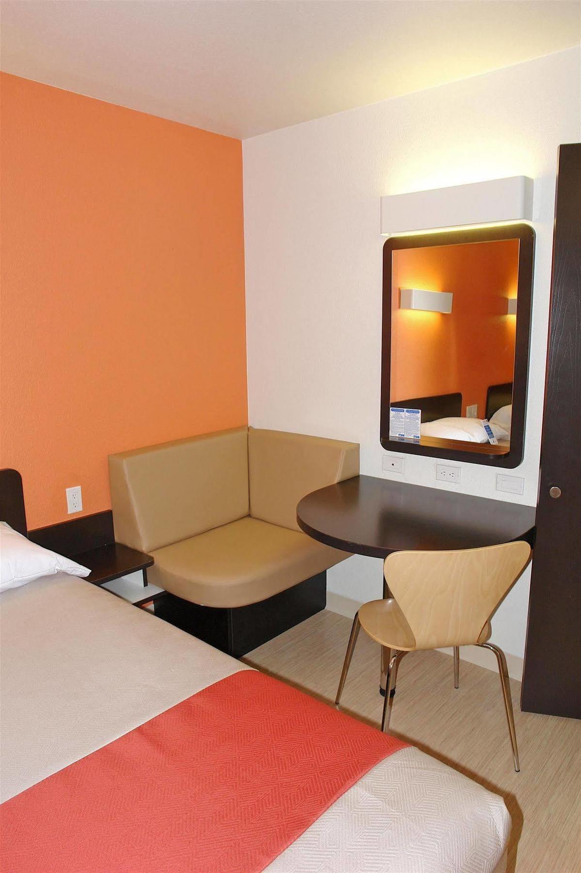 Motel 6 Manteca Εξωτερικό φωτογραφία